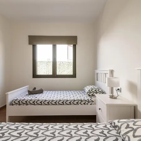 Lightbooking Pueblo Majorero Piscina Climatizada Jove 10