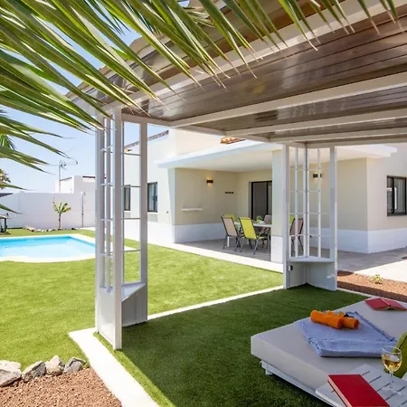 Villa Caleta Heights By Plus
