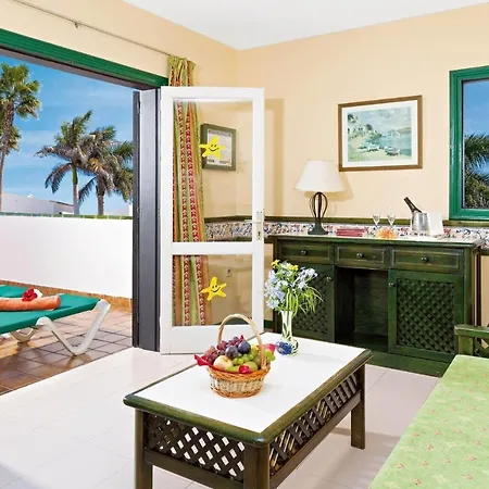 Hotel Puerto Caleta 2*