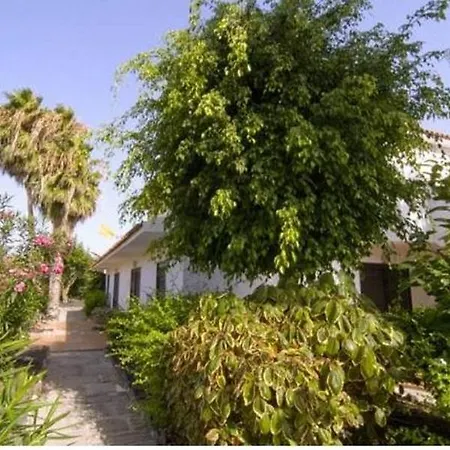 Puerto Caleta 2*