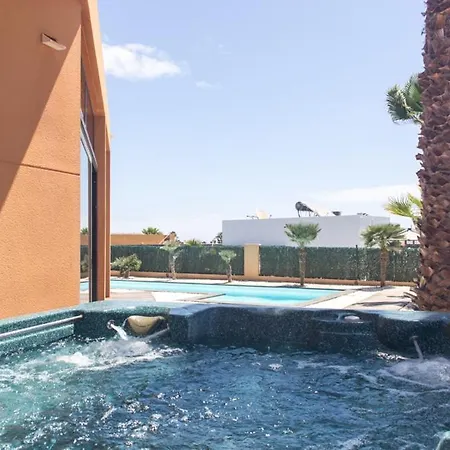 Villa La Marosca - Jacuzzi, Private Pool, 3 Bedrooms Caleta De Fuste