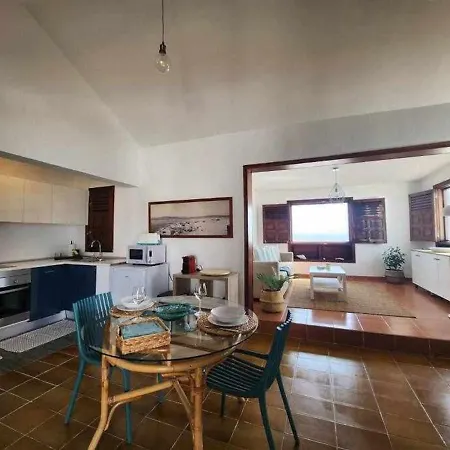 Salada On The Ocean Shore Holiday home *