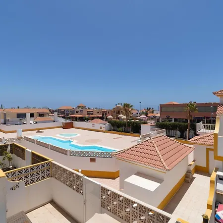 Apartment En El Castillo Con Piscina *