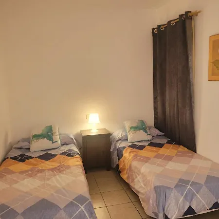 Funcional En Residencial Con Piscina En Inmejorable Ubicacion En Centro De La Isla Apartment *
