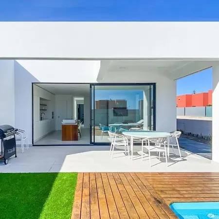 Lea Luxury Golf House Holiday home *