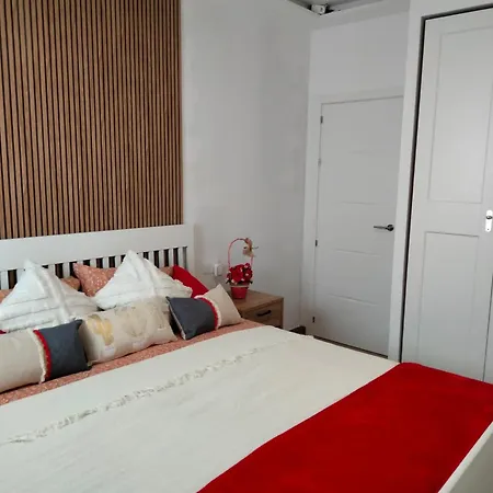 Casa Macon Red