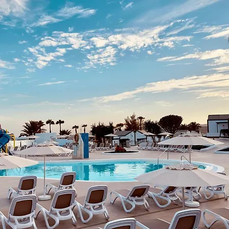 Aparthotel Caleta Dorada 3*