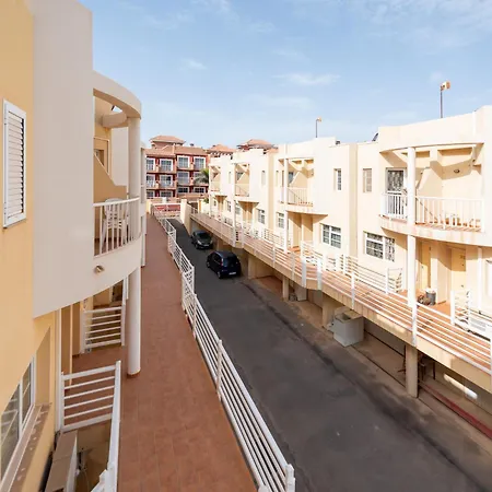 Modern 3 Bedroom House With Large Pool And Fast Internet, 100ft From The Sea - Sleeps 6 Holiday home *