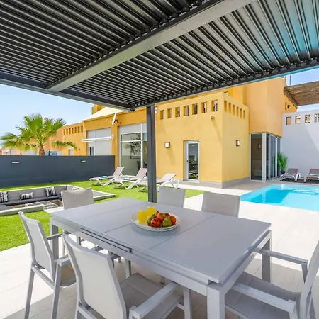 Krystele Villa