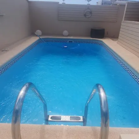 Villa 28 *