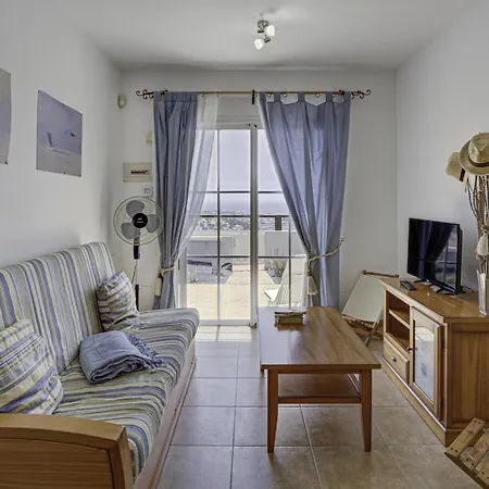 Private Terrace House - Parking - Pool Apartment *