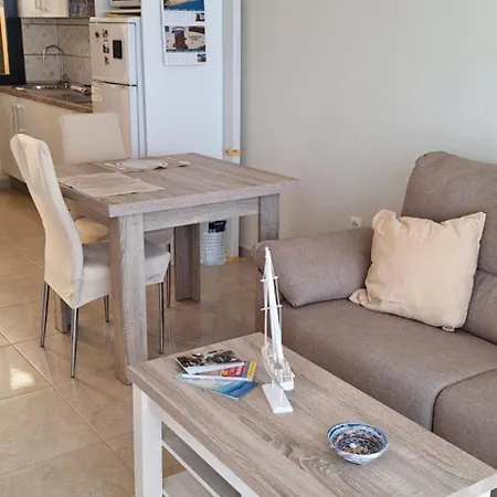 Aloha Apartment *