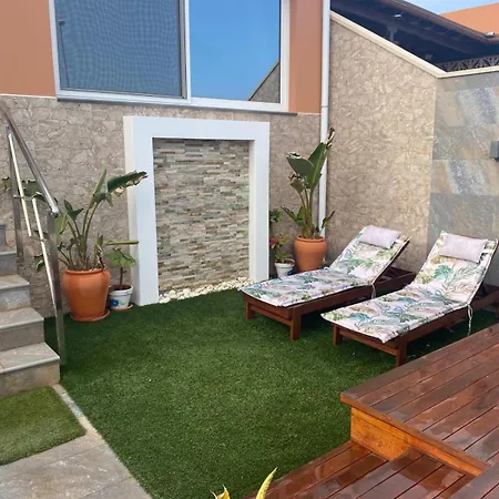 Casa Kentia
