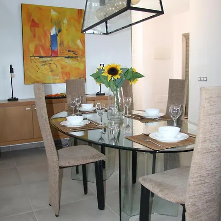 Mit Pool Fuer 2 Personen Und 4 Holiday home *