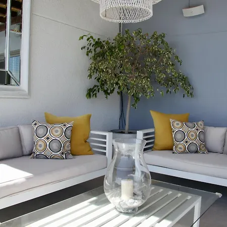Mit Pool Fuer 2 Personen Und 4 Holiday home *