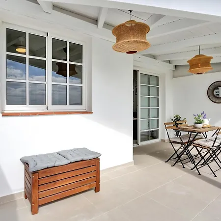 Apartment Recently Renovated, With Views, Barbecue And Outdoor Shower