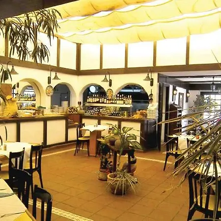 Hotel Puerto Caleta 2*