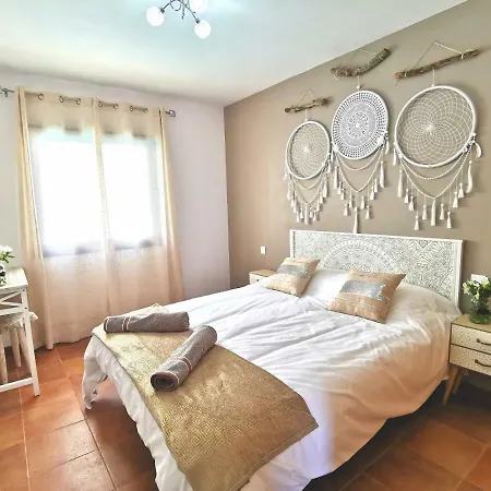 Villa Laura, Centro De *