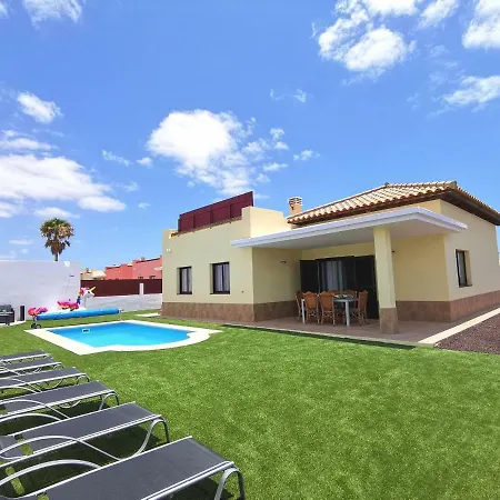 Villa Laura, Centro De *