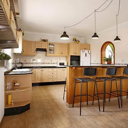 Villa Abundia House *