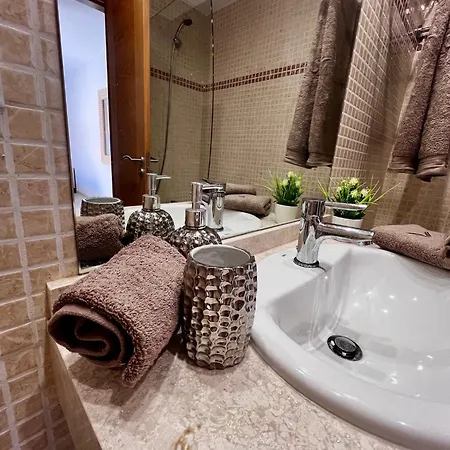 Asha Luxury House *