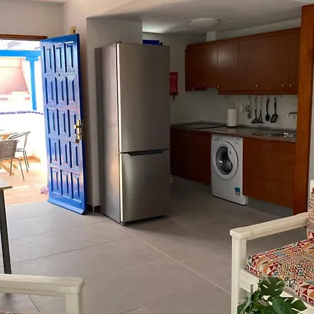 Delia Castillo 3b Apartment *